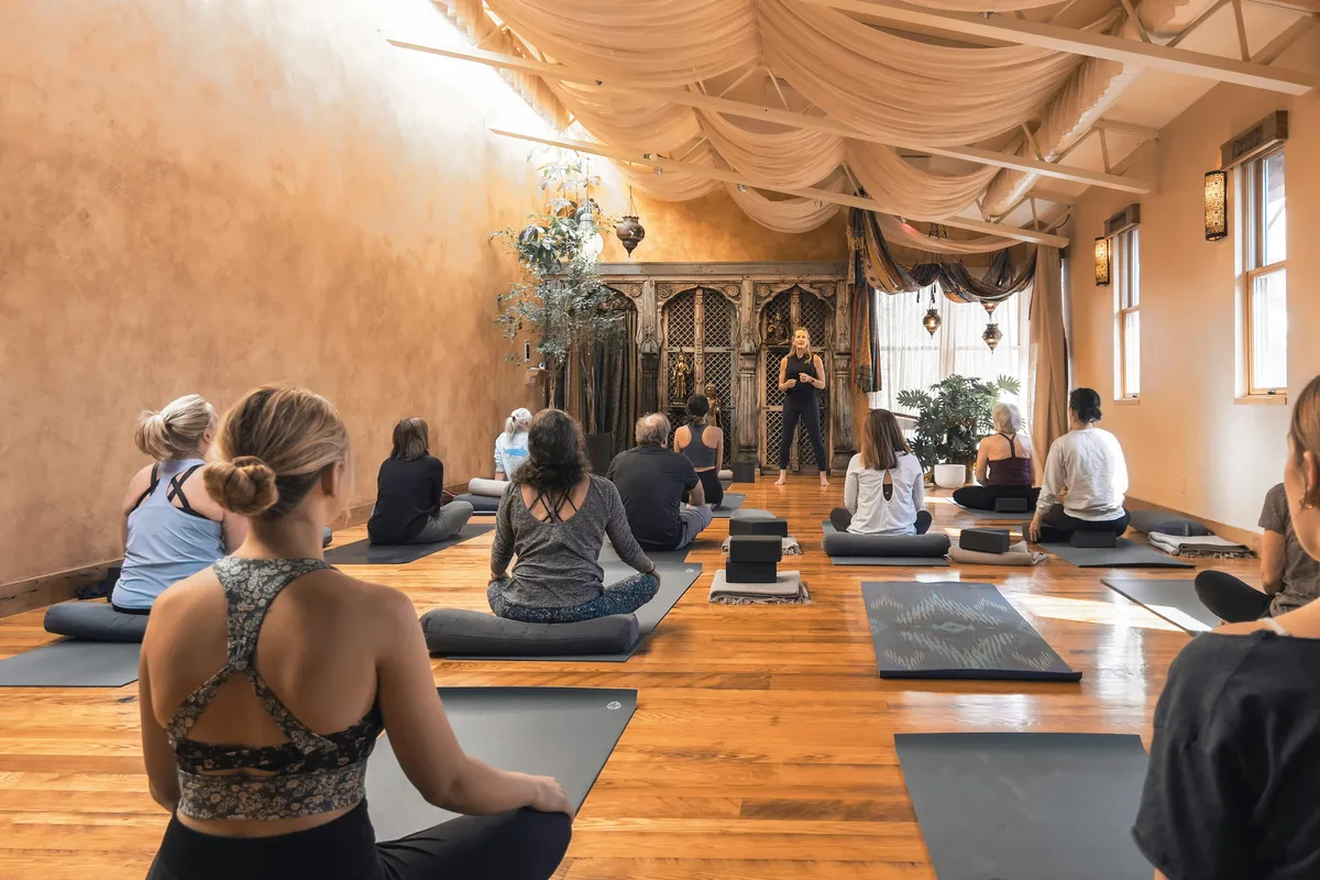 Yogastilar förklarade — vilken passar dig?